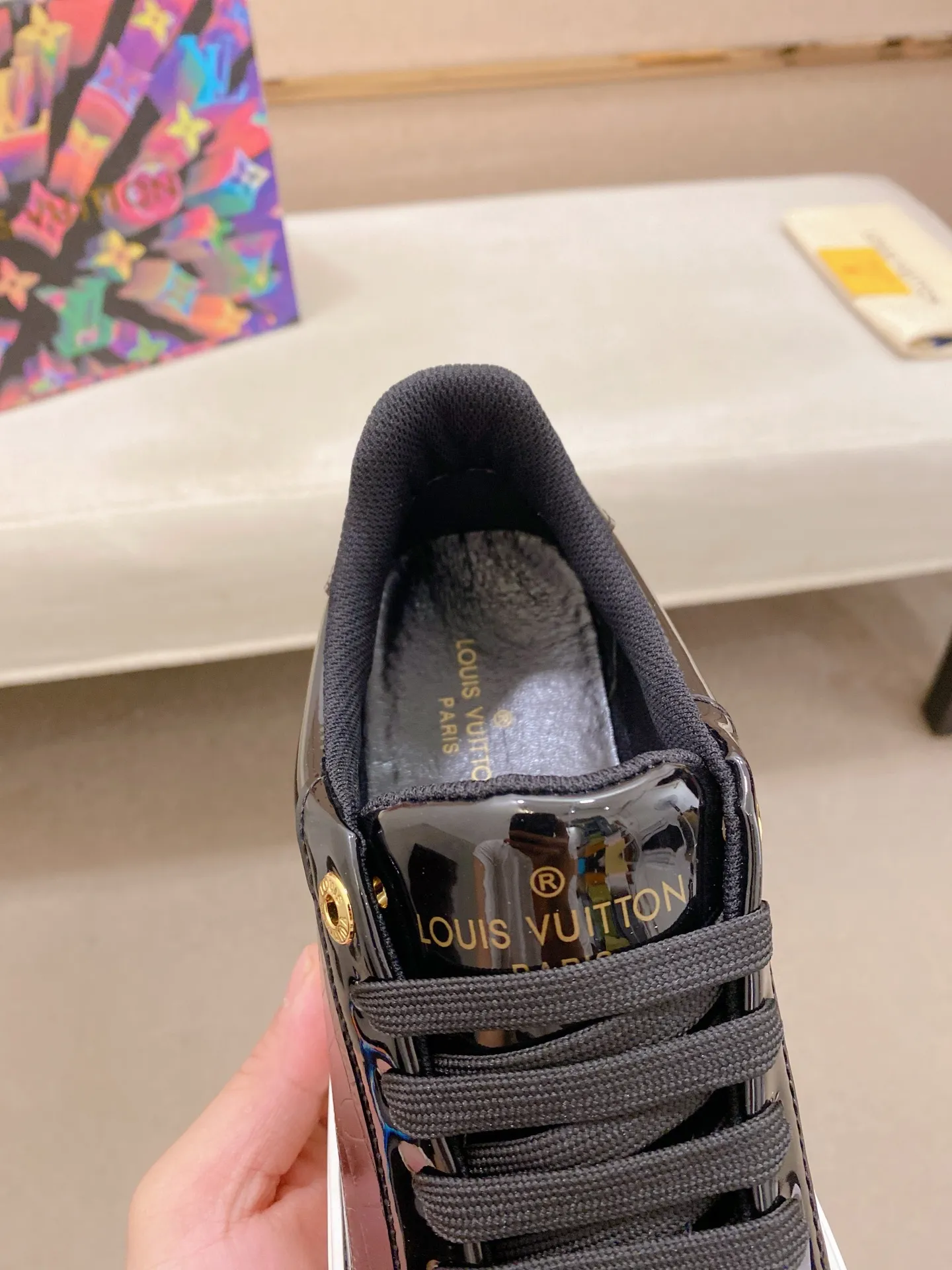 Men's shoes💰: 540💰(Niuli: full package) louis vuitton (Louis Vuitton/lv) top 🔍🔍 new models are on sale at the same time at the counter. The upper 🇮🇹 is imported from Italy, first-layer cowhide, and the lining is fully imported cowhide. 💪💪, completely 1⃣️ to 1 ⃣️Re-engraved🇮🇹💪💪, ⚠Sole: The original sole is specially provided by the original factory, the exclusive movable molded sole is super comfortable, ⚠The original factory follows the order, 🔍🔍high quality, you can enter and exit the counter at will, welcome to compare⚠. Code number:38-44